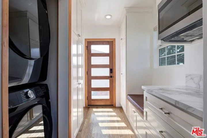 11305 Segrell Way, Culver City, California 90230