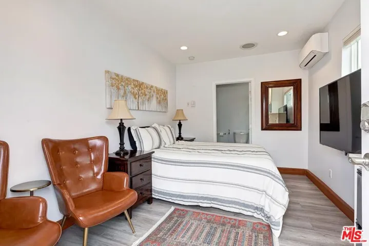 11305 Segrell Way, Culver City, California 90230