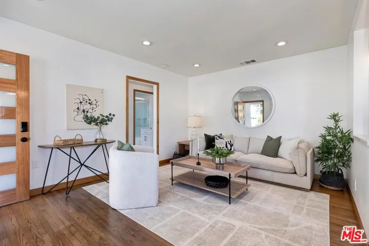 11305 Segrell Way, Culver City, California 90230
