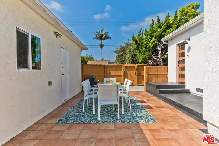 11305 Segrell Way, Culver City, California 90230