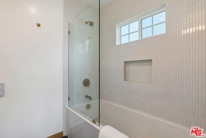 11305 Segrell Way, Culver City, California 90230