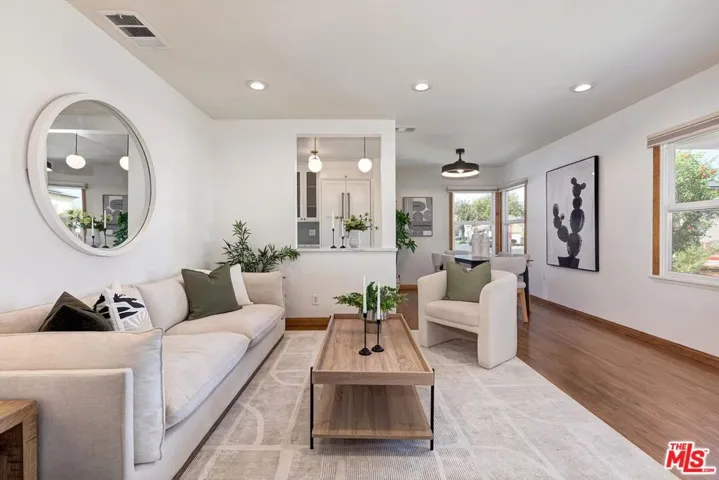 11305 Segrell Way, Culver City, California 90230