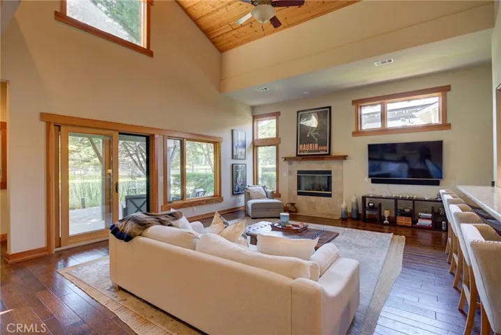 Living Room Cathedral Ceilings