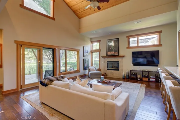 Living Room Cathedral Ceilings