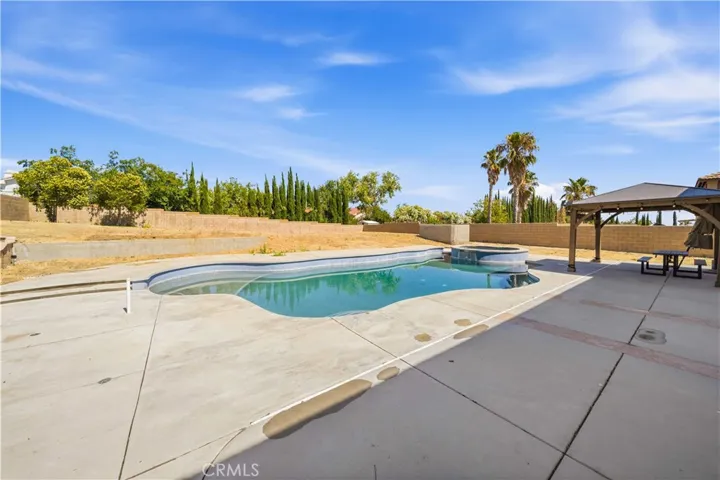 40949 Knoll Drive, Palmdale, California 93551
