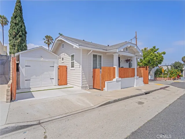 4037 E 7th Street, Long Beach, California 90804