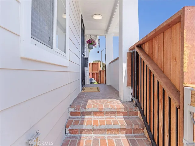 4037 E 7th Street, Long Beach, California 90804