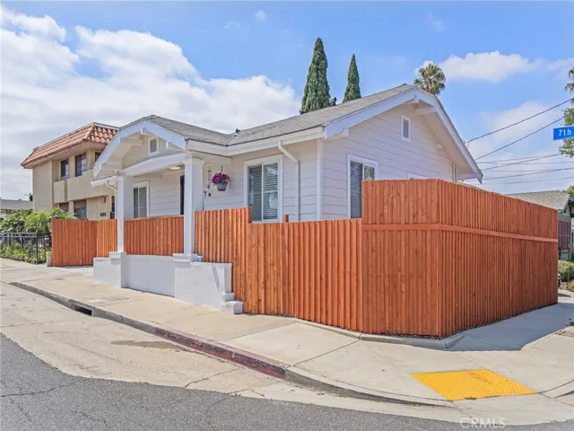 4037 E 7th Street, Long Beach, California 90804