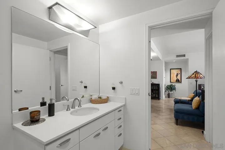 645 Front Street 1807, San Diego, California 92101