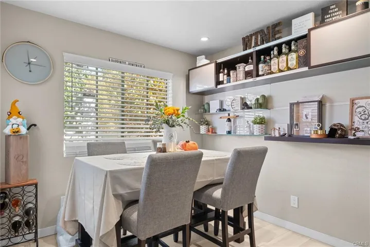 24496 Valle Del Oro 204, Newhall, California 91321 — photo 4