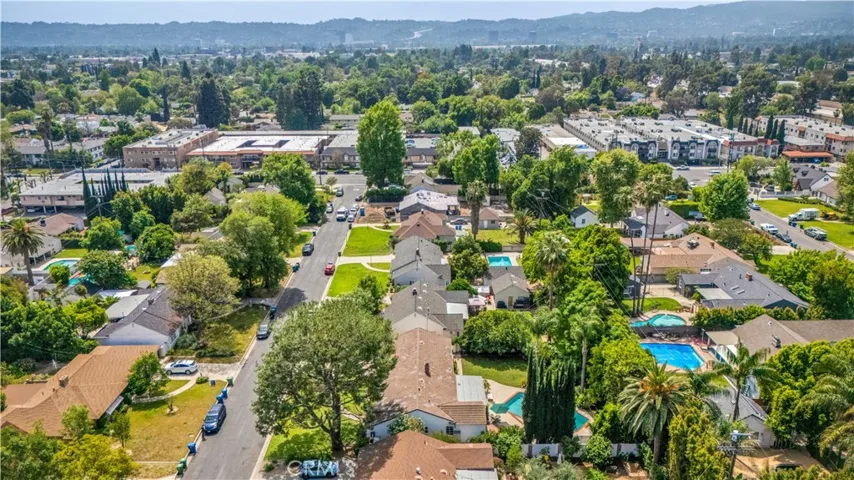6843 Chisholm, Van Nuys, California 91406