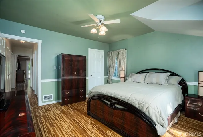 6843 Chisholm, Van Nuys, California 91406