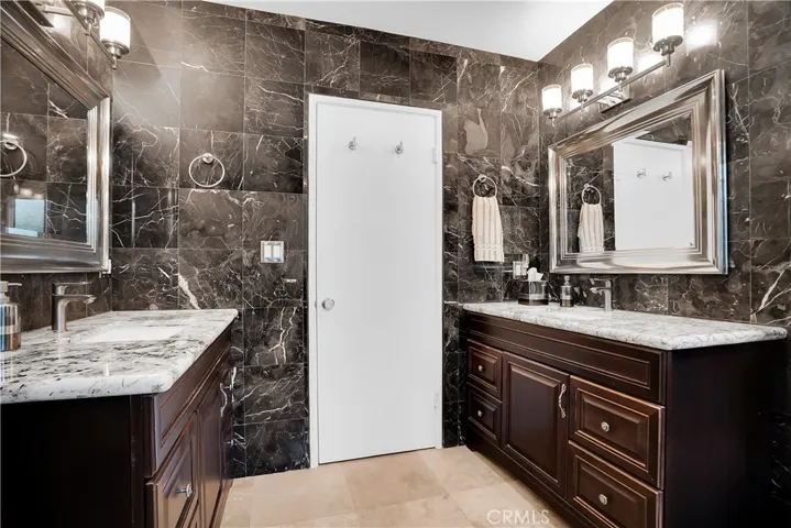 6843 Chisholm, Van Nuys, California 91406