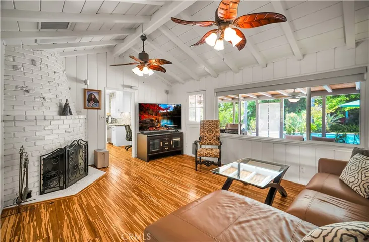 6843 Chisholm, Van Nuys, California 91406