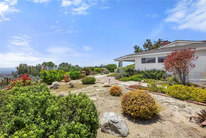 10311 Ladera Senda, North Tustin, California 92705