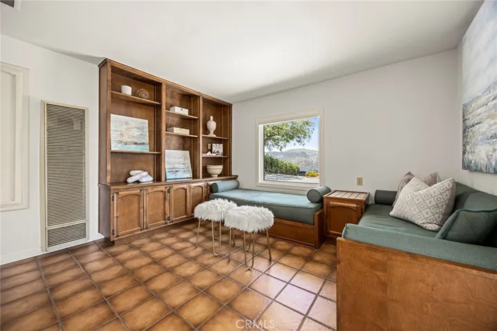 10311 Ladera Senda, North Tustin, California 92705