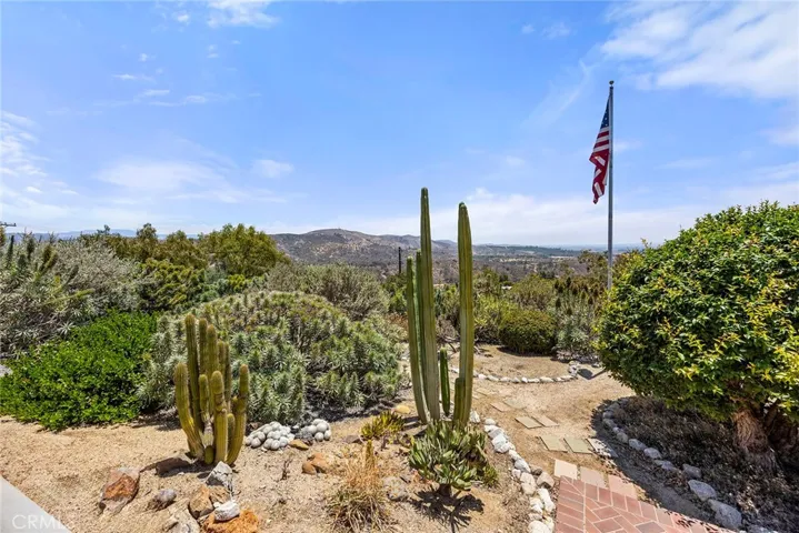 10311 Ladera Senda, North Tustin, California 92705