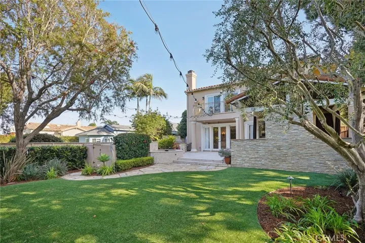 1427 19th Street, Manhattan Beach, California 90266