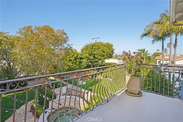 1427 19th Street, Manhattan Beach, California 90266