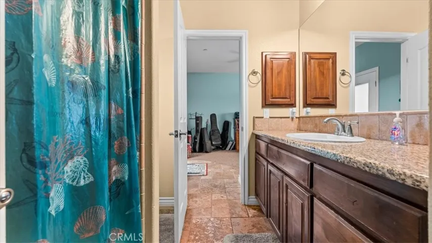 10271 Clover, Hesperia, California 92344