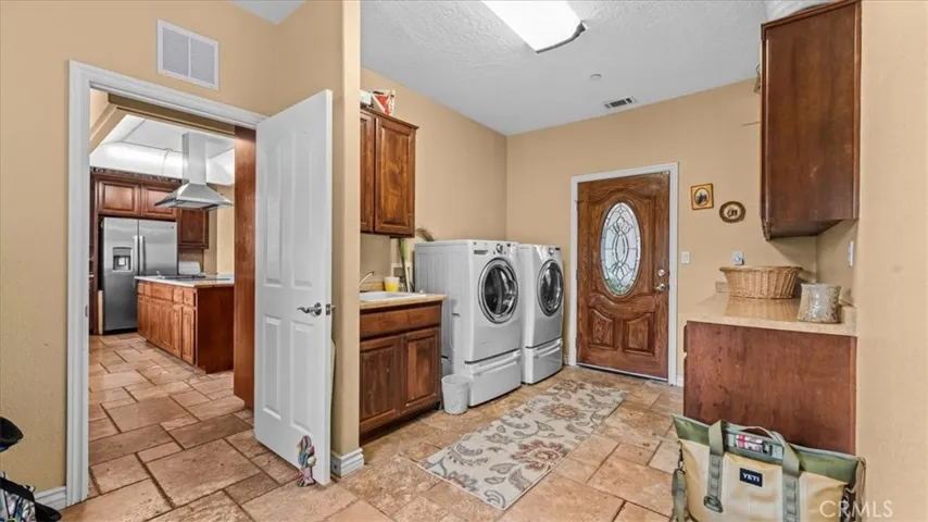 10271 Clover, Hesperia, California 92344