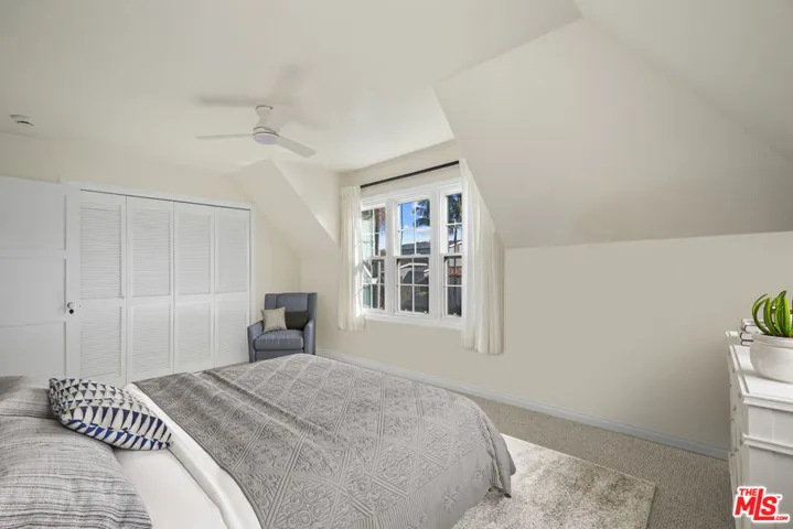 819 S Crestmoore Place, Venice, California 90291
