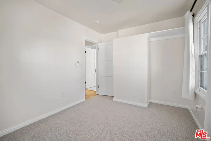 819 S Crestmoore Place, Venice, California 90291