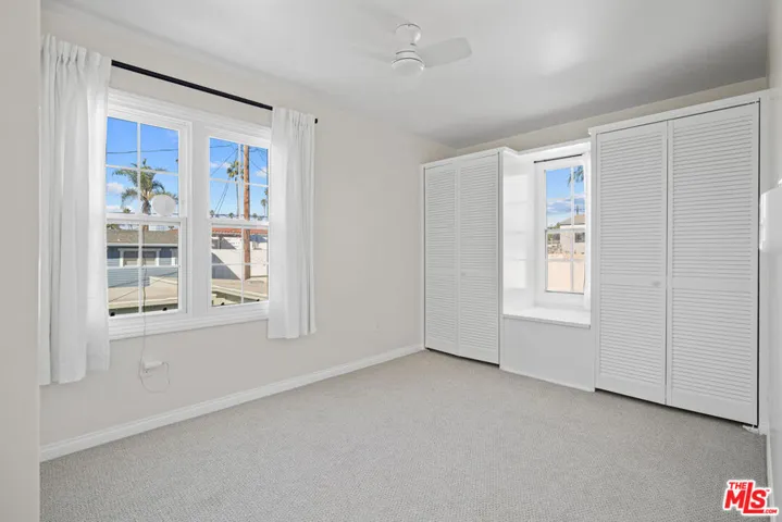 819 S Crestmoore Place, Venice, California 90291