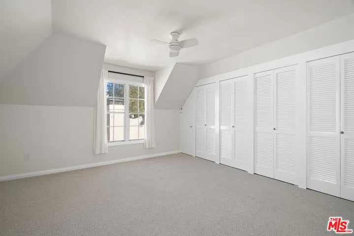 819 S Crestmoore Place, Venice, California 90291