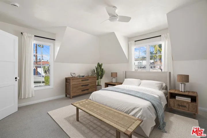 819 S Crestmoore Place, Venice, California 90291