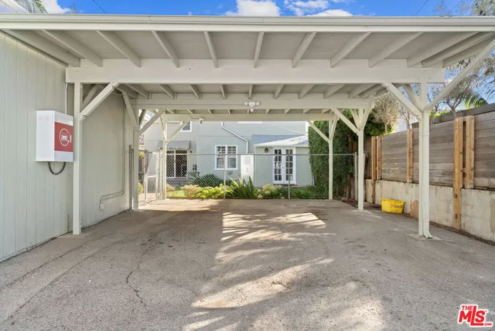 819 S Crestmoore Place, Venice, California 90291