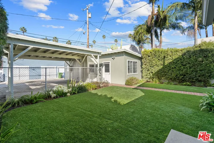 819 S Crestmoore Place, Venice, California 90291
