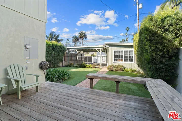 819 S Crestmoore Place, Venice, California 90291