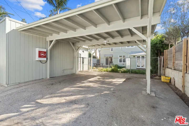 819 S Crestmoore Place, Venice, California 90291