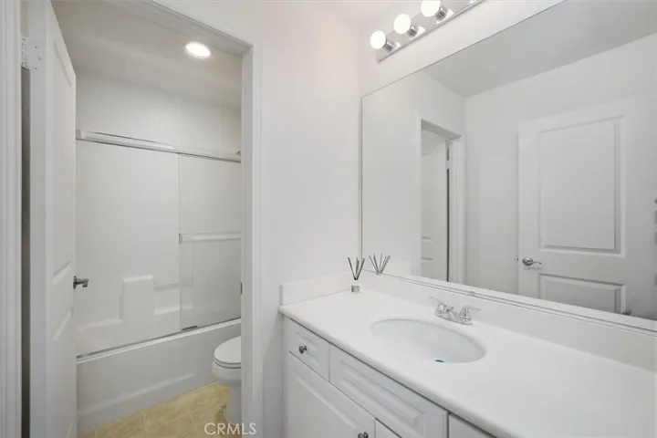 19324 Opal Lane, Saugus, California 91350