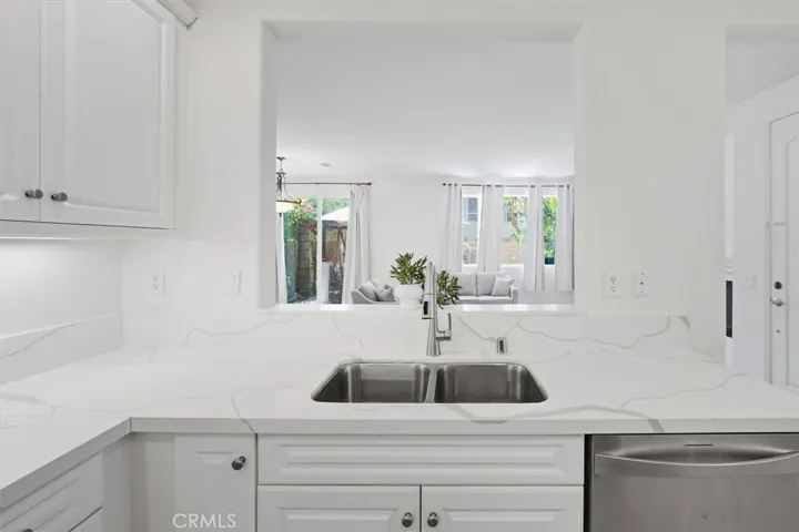 19324 Opal Lane, Saugus, California 91350