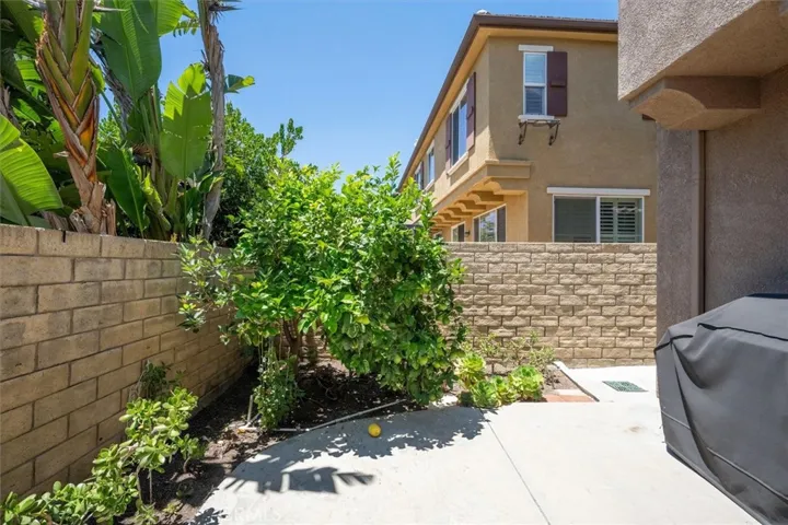 19324 Opal Lane, Saugus, California 91350