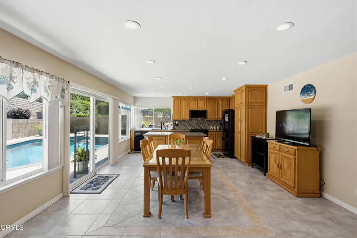 3695 Semple St MLS-10
