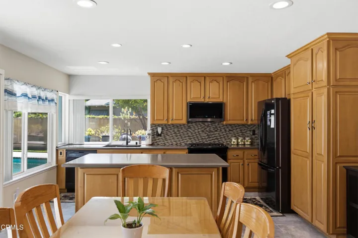 3695 Semple St MLS-17