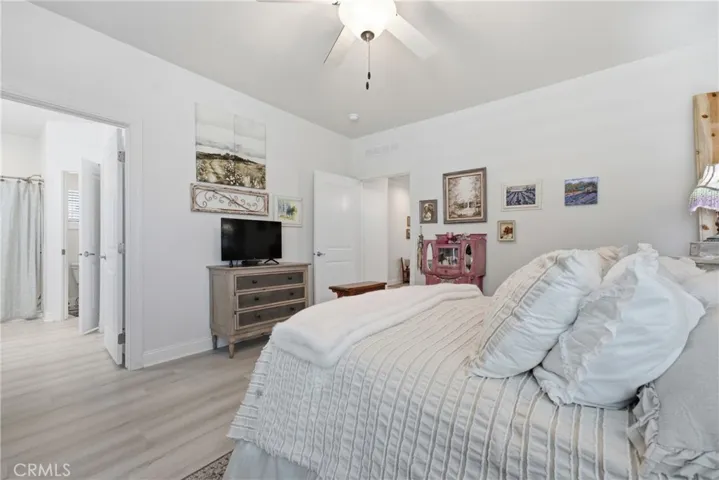 23301 Ridge Route #111 Drive, Laguna Hills, California 92653
