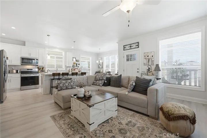 23301 Ridge Route #111 Drive, Laguna Hills, California 92653