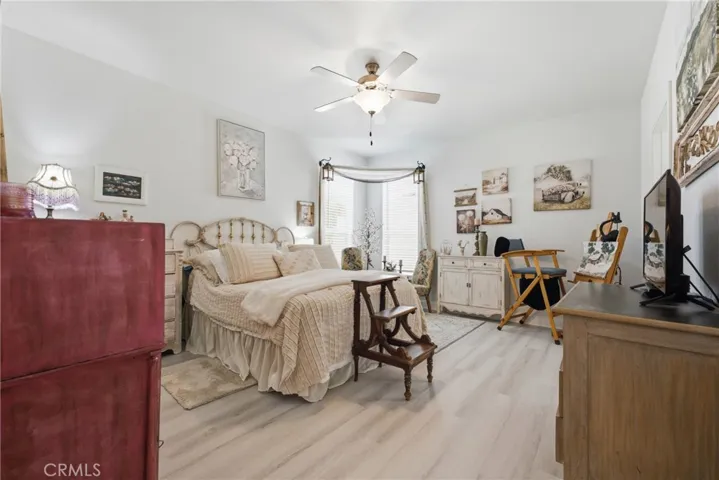 23301 Ridge Route #111 Drive, Laguna Hills, California 92653