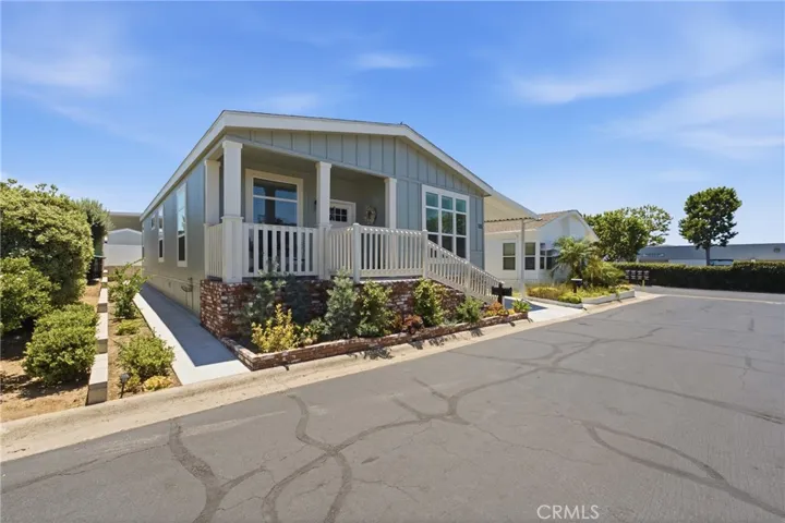 23301 Ridge Route #111 Drive, Laguna Hills, California 92653