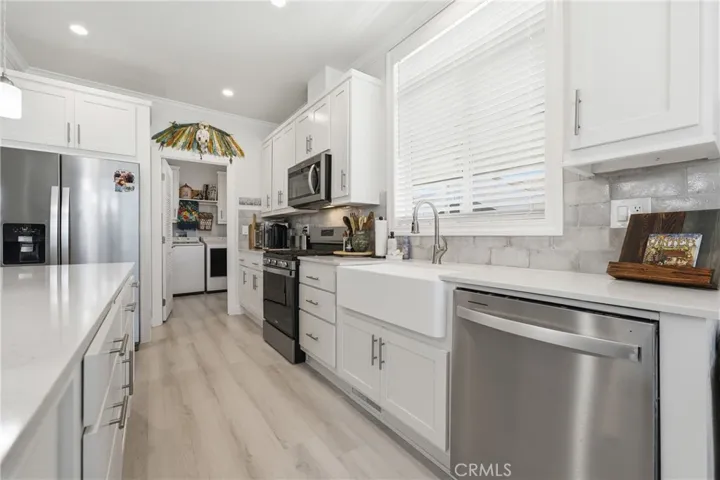 23301 Ridge Route #111 Drive, Laguna Hills, California 92653