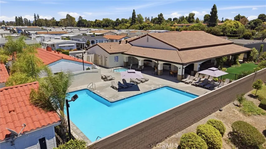 23301 Ridge Route #111 Drive, Laguna Hills, California 92653