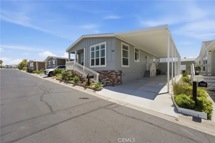 23301 Ridge Route #111 Drive, Laguna Hills, California 92653