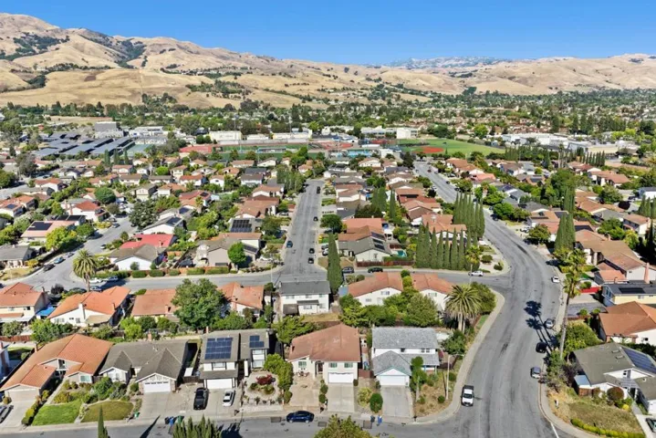 1252 Belbrook Way, Milpitas, California 95035
