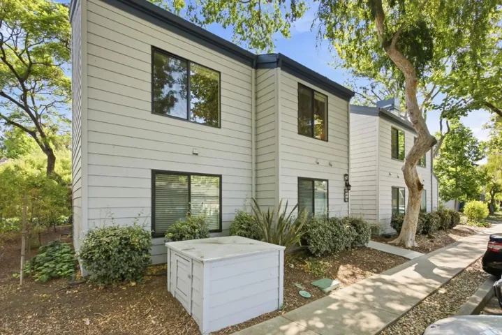 905 W Middlefield Road 972, Mountain View, California 94043