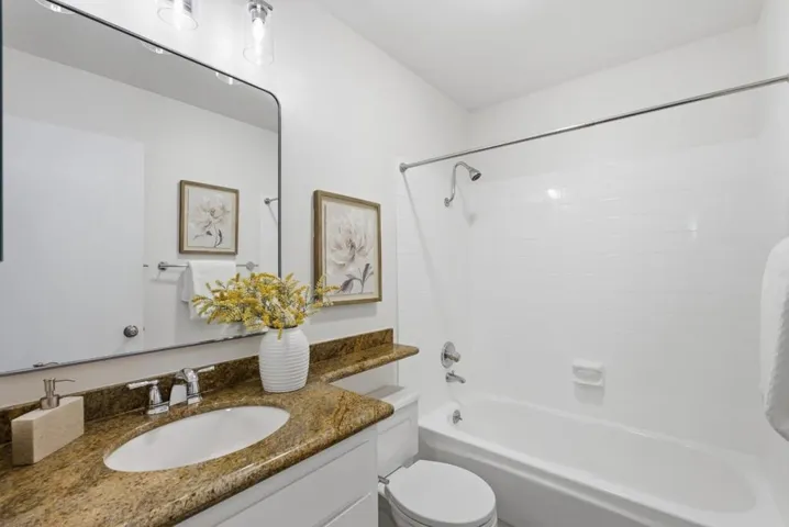 905 W Middlefield Road 972, Mountain View, California 94043