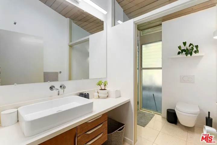 1513 Forest Knoll Drive, Los Angeles, California 90069